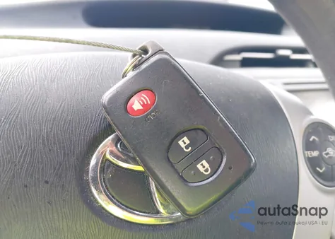 2014 Toyota Prius Three z USA, uszkodzony, nr VIN JTDKN3DU4E0374319